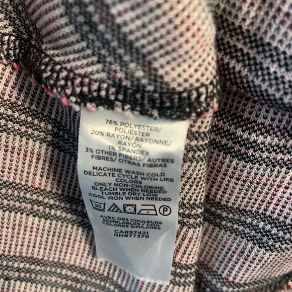 Ann Taylor Plaid Sleeveless Top Women’s M - Picture 9 of 9